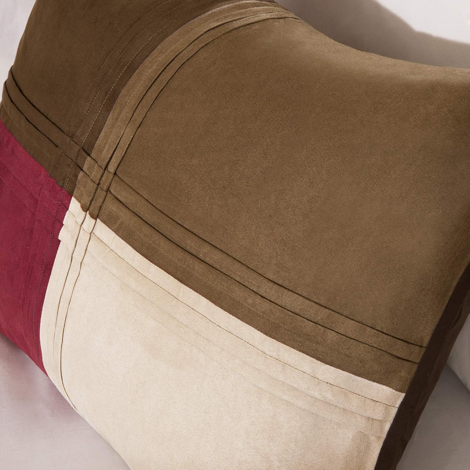 Madison Park Cozy Comforter Set Casual Blocks Design All Season, Matching Bed Skirt, Decorative Pillows, King(104"x92"), Red Brown, 7 Piece