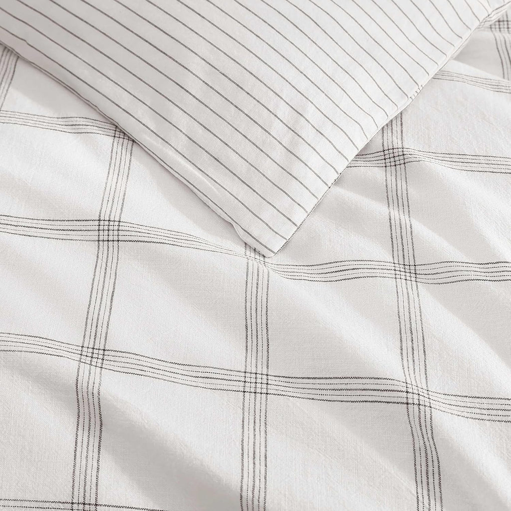 Tommy Hilfiger - King Comforter Set, Super Soft Bedding with Matching Sham, Breathable Bed Essentials (Modern Windowpane Blue, King)