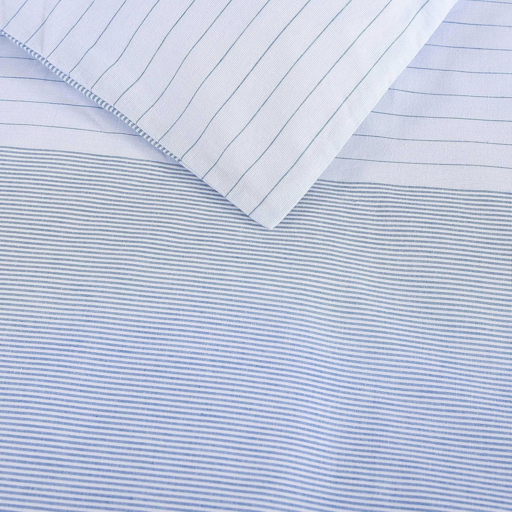 Tommy Hilfiger - King Comforter Set, Super Soft Bedding with Matching Sham, Breathable Bed Essentials (Modern Stripe White, King)